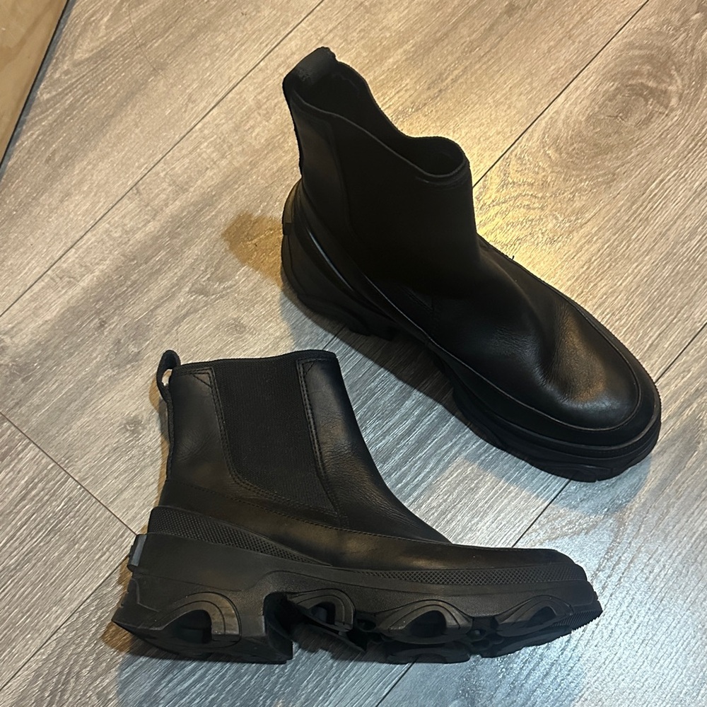 Sorel Black Chunky Platform Boots